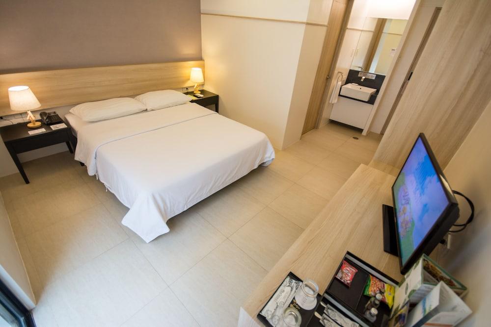 The Tides Boracay 4* Balabag (Boracay)